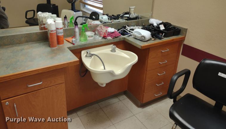 image for item MD9369 Salon equipment