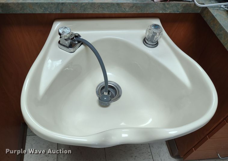 image for item MD9369 Salon equipment