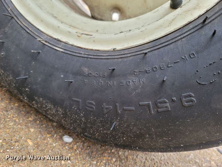 image for item ME9045 HayBuster 107C  grain drill