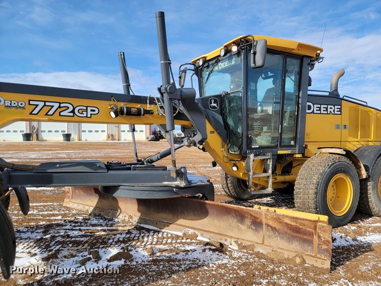 image for item ME9696 2014 John Deere 772GP  motor grader