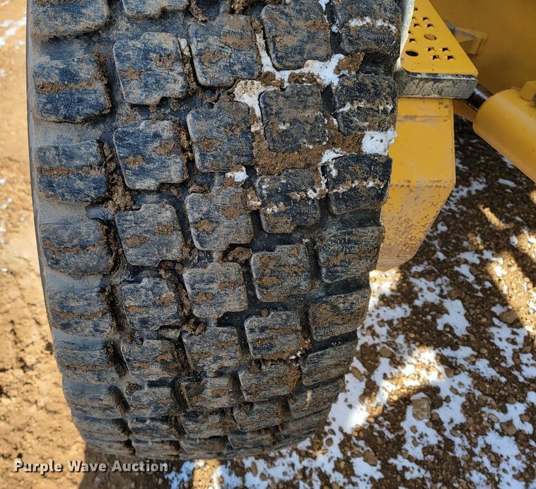 image for item ME9696 2014 John Deere 772GP  motor grader