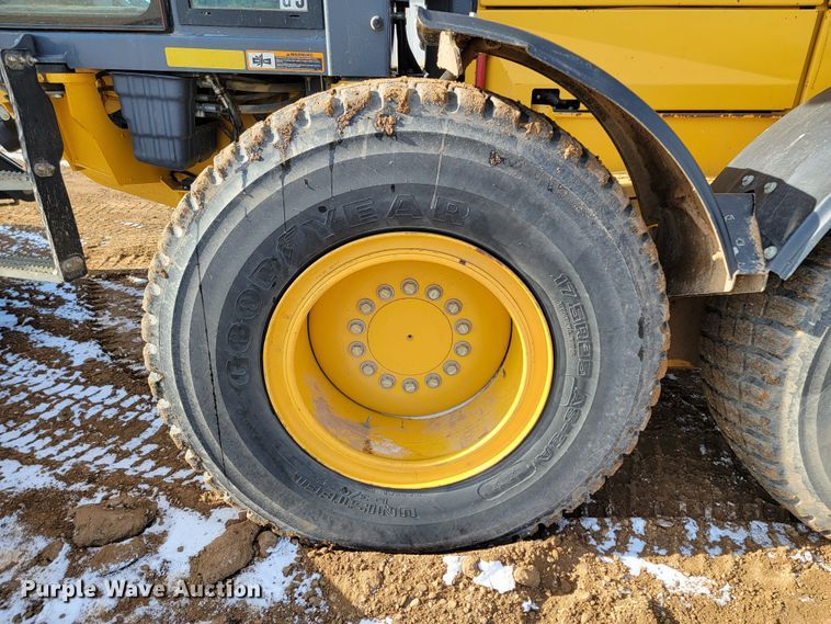 image for item ME9696 2014 John Deere 772GP  motor grader