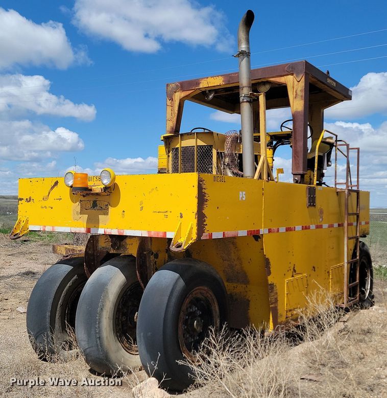 image for item ME9697 Tampo SP-1070M  pneumatic roller