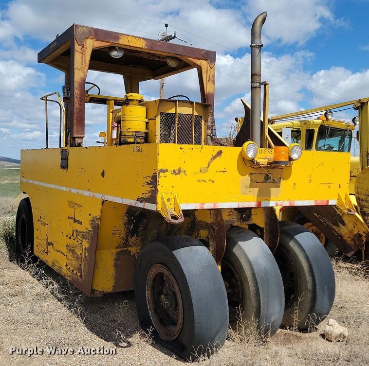 image for item ME9697 Tampo SP-1070M  pneumatic roller