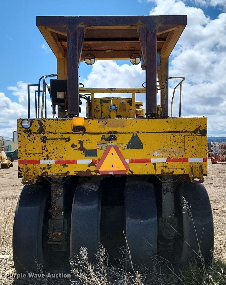 image for item ME9697 Tampo SP-1070M  pneumatic roller