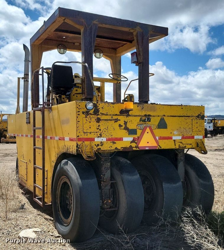 image for item ME9697 Tampo SP-1070M  pneumatic roller