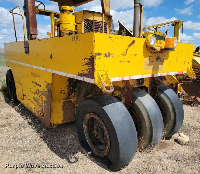 image for item ME9697 Tampo SP-1070M  pneumatic roller