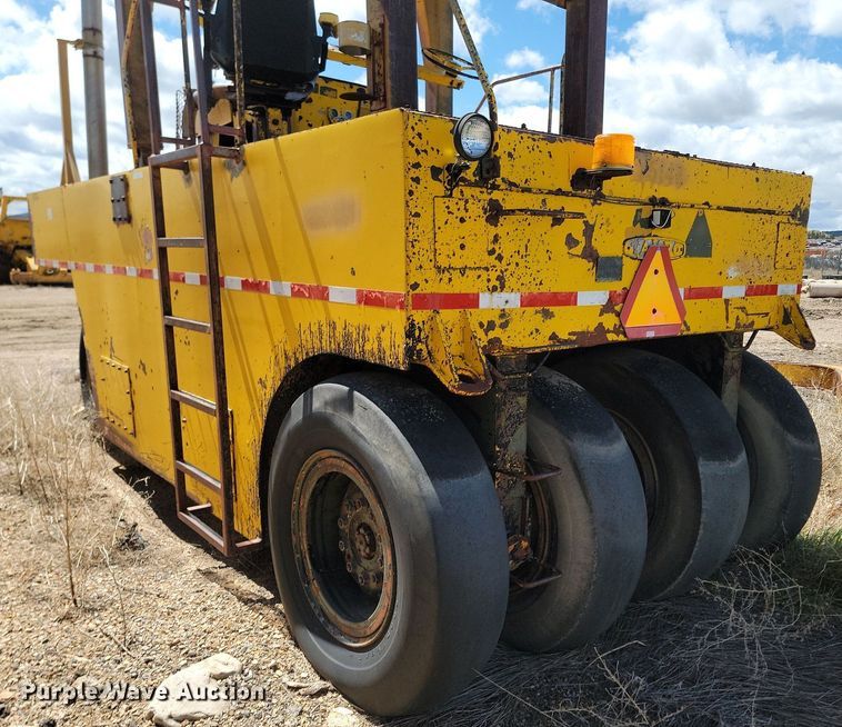 image for item ME9697 Tampo SP-1070M  pneumatic roller