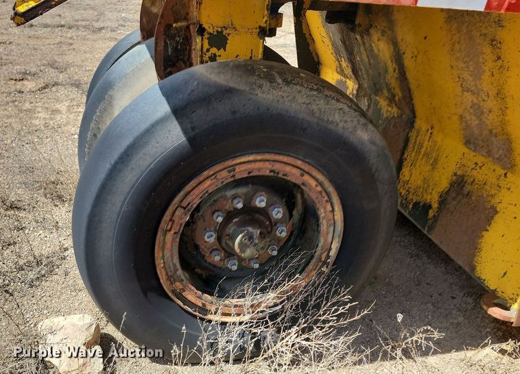 image for item ME9697 Tampo SP-1070M  pneumatic roller