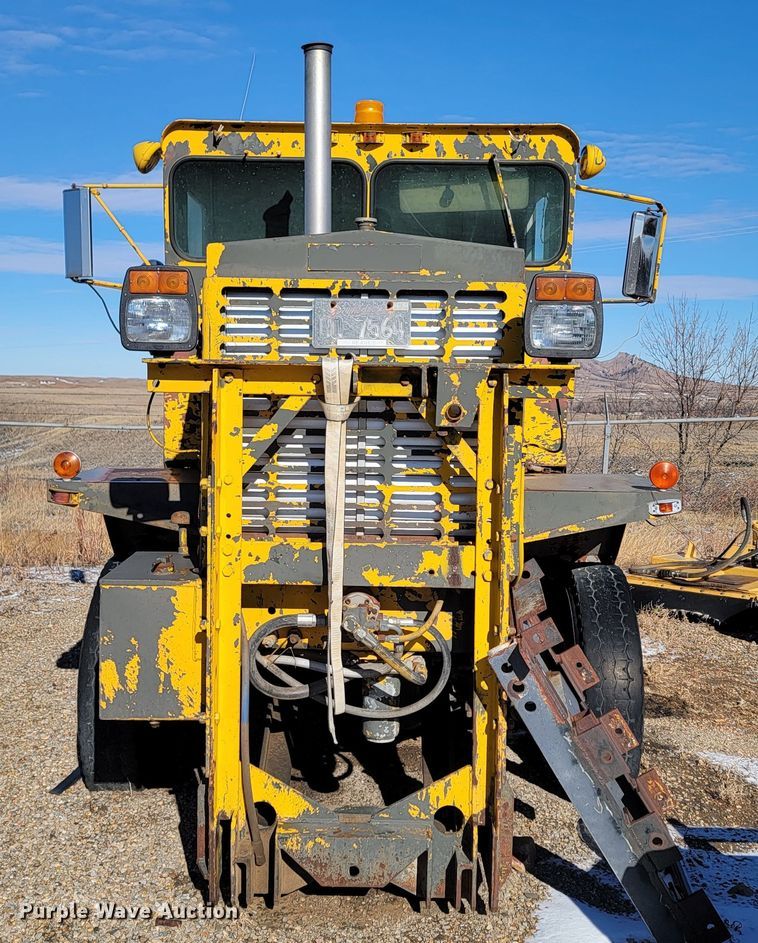 image for item ME9699 1969 Oshkosh M-4-1700-827CR  dump truck