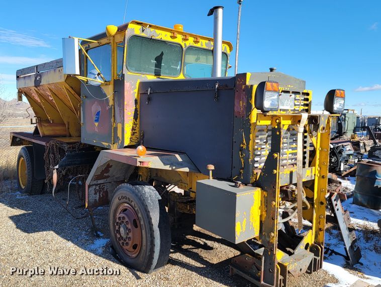 image for item ME9699 1969 Oshkosh M-4-1700-827CR  dump truck