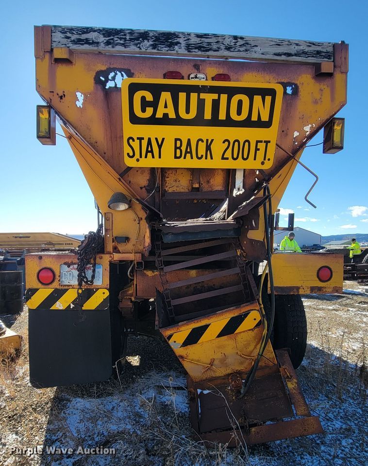 image for item ME9699 1969 Oshkosh M-4-1700-827CR  dump truck