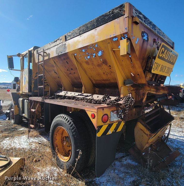 image for item ME9699 1969 Oshkosh M-4-1700-827CR  dump truck