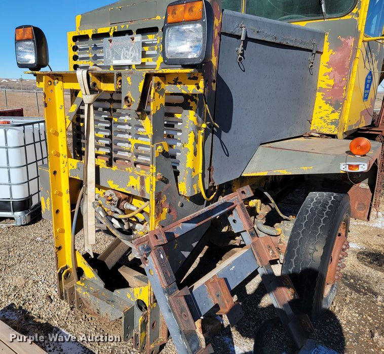 image for item ME9699 1969 Oshkosh M-4-1700-827CR  dump truck