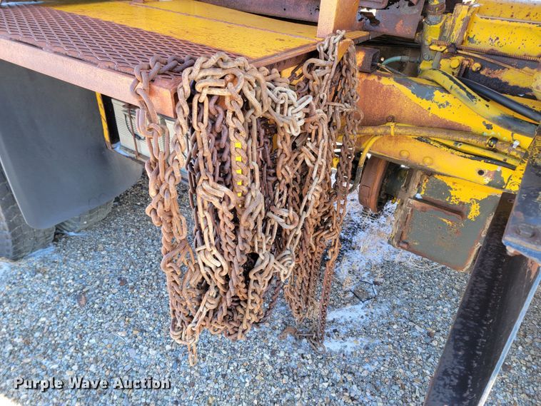 image for item ME9699 1969 Oshkosh M-4-1700-827CR  dump truck