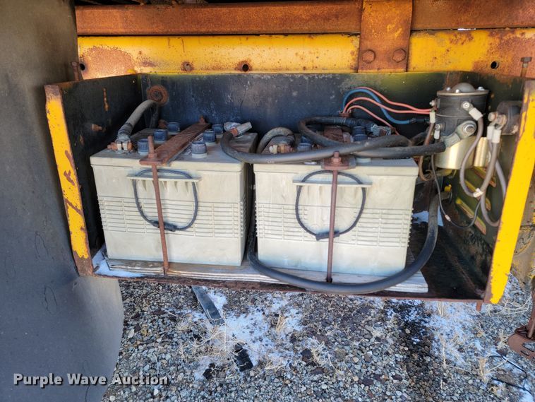 image for item ME9699 1969 Oshkosh M-4-1700-827CR  dump truck