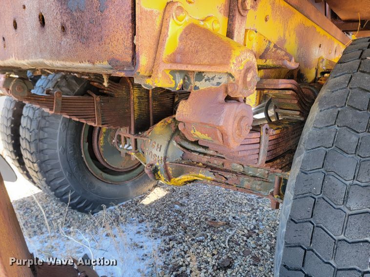 image for item ME9699 1969 Oshkosh M-4-1700-827CR  dump truck