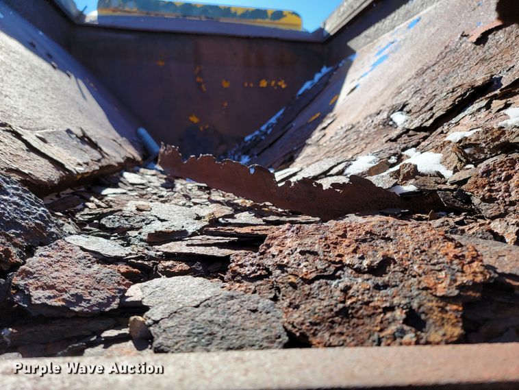 image for item ME9699 1969 Oshkosh M-4-1700-827CR  dump truck