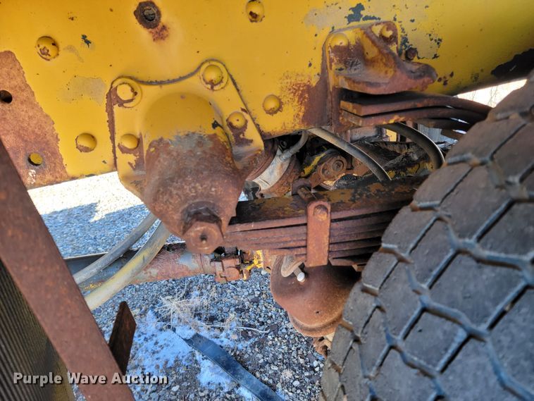 image for item ME9699 1969 Oshkosh M-4-1700-827CR  dump truck