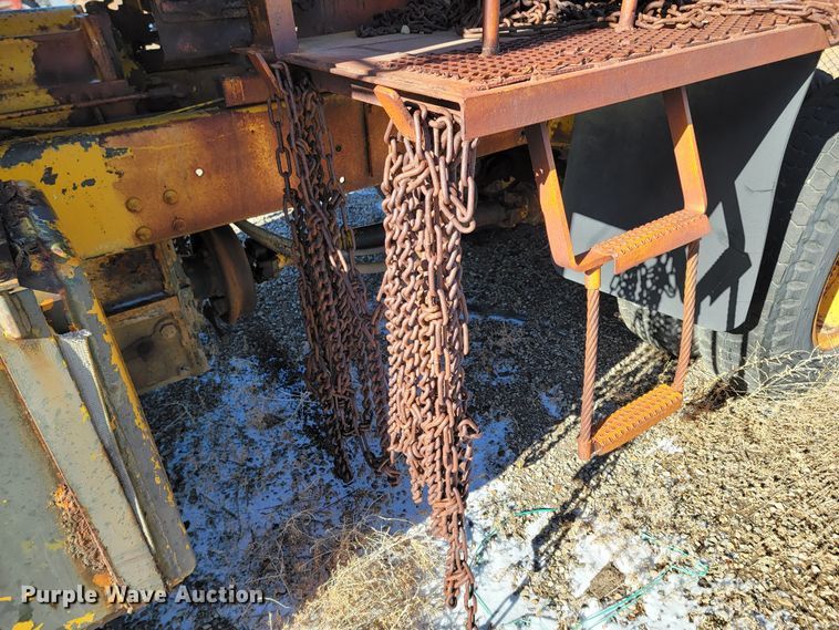 image for item ME9699 1969 Oshkosh M-4-1700-827CR  dump truck