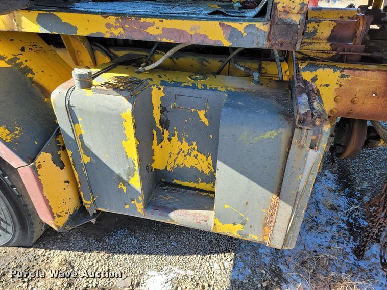 image for item ME9699 1969 Oshkosh M-4-1700-827CR  dump truck