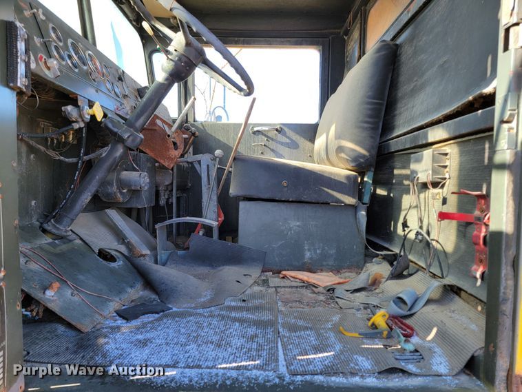 image for item ME9699 1969 Oshkosh M-4-1700-827CR  dump truck