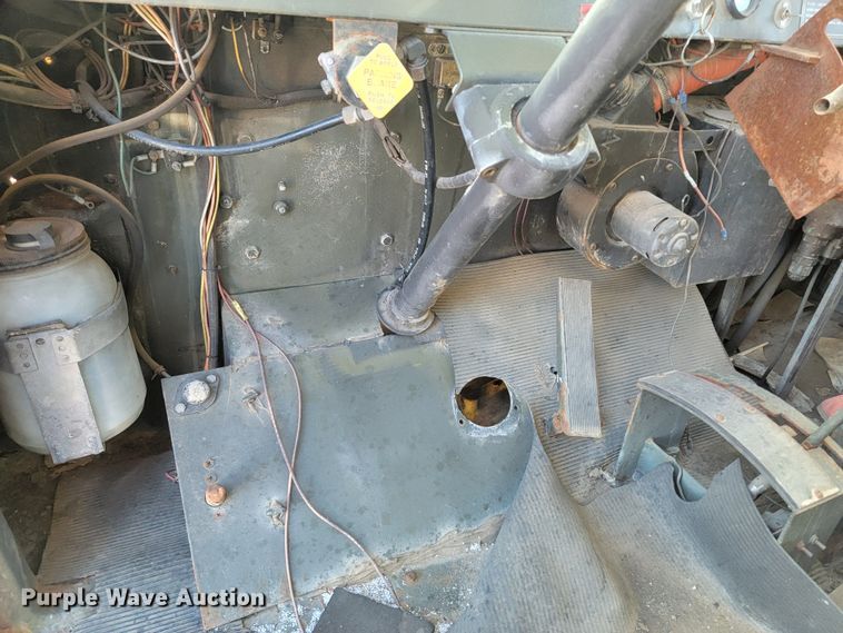 image for item ME9699 1969 Oshkosh M-4-1700-827CR  dump truck