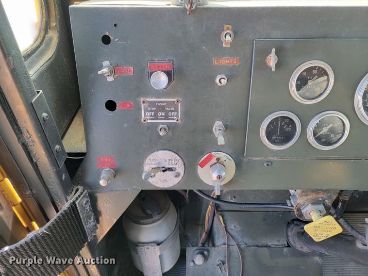 image for item ME9699 1969 Oshkosh M-4-1700-827CR  dump truck