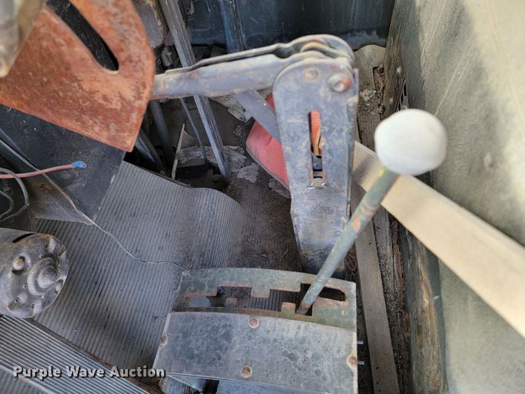 image for item ME9699 1969 Oshkosh M-4-1700-827CR  dump truck