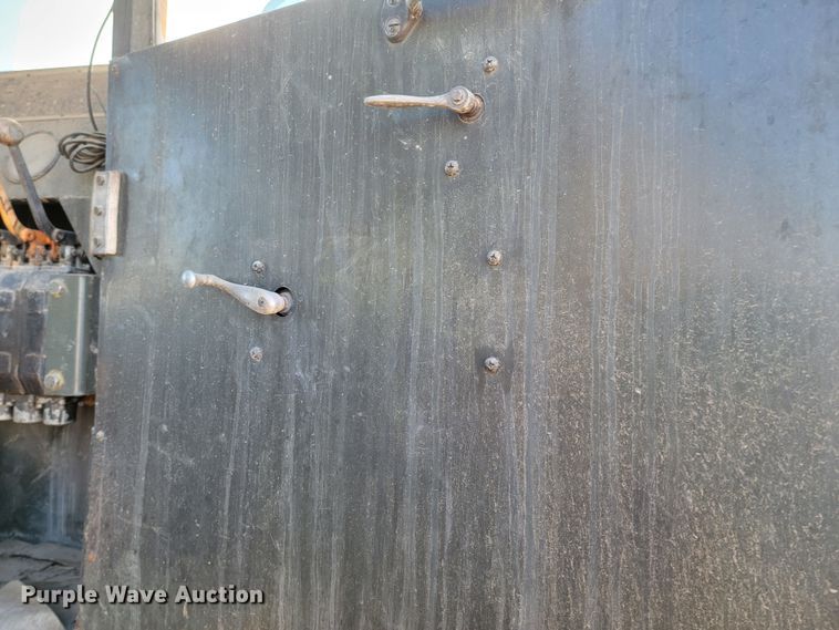 image for item ME9699 1969 Oshkosh M-4-1700-827CR  dump truck