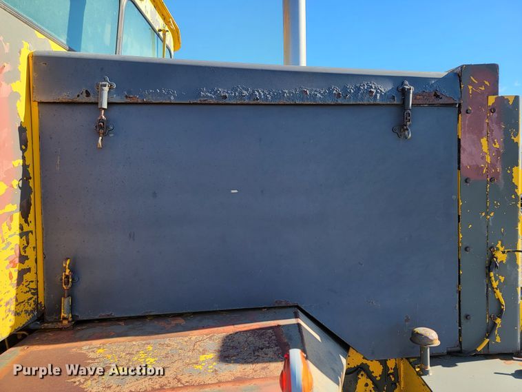 image for item ME9699 1969 Oshkosh M-4-1700-827CR  dump truck