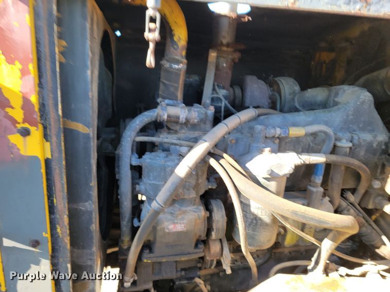 image for item ME9699 1969 Oshkosh M-4-1700-827CR  dump truck