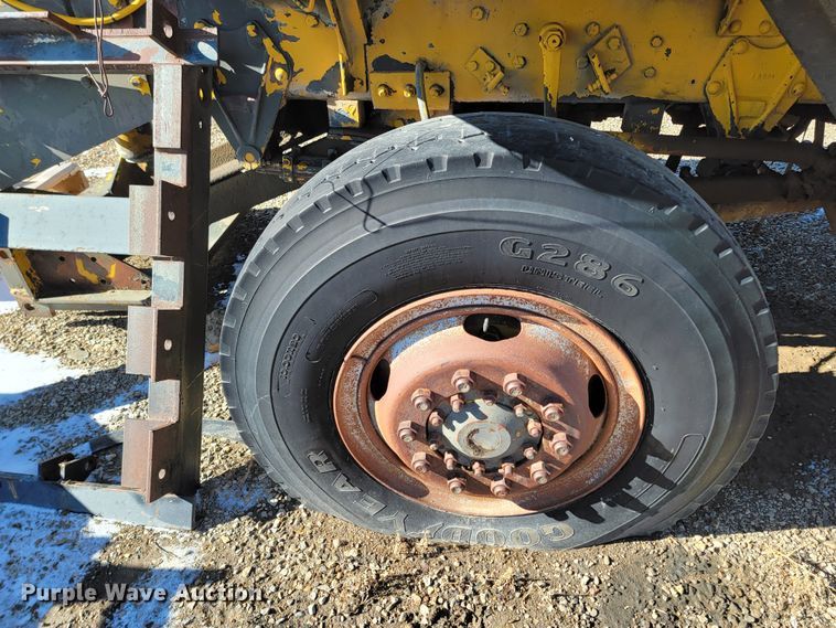 image for item ME9699 1969 Oshkosh M-4-1700-827CR  dump truck