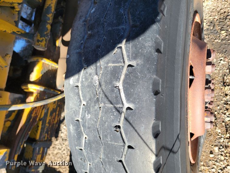 image for item ME9699 1969 Oshkosh M-4-1700-827CR  dump truck