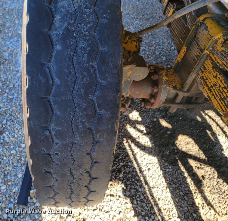 image for item ME9699 1969 Oshkosh M-4-1700-827CR  dump truck