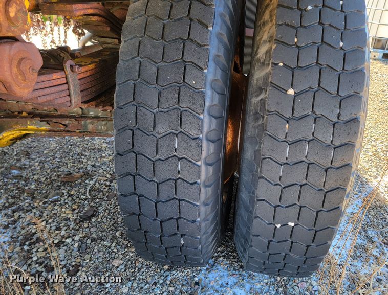 image for item ME9699 1969 Oshkosh M-4-1700-827CR  dump truck