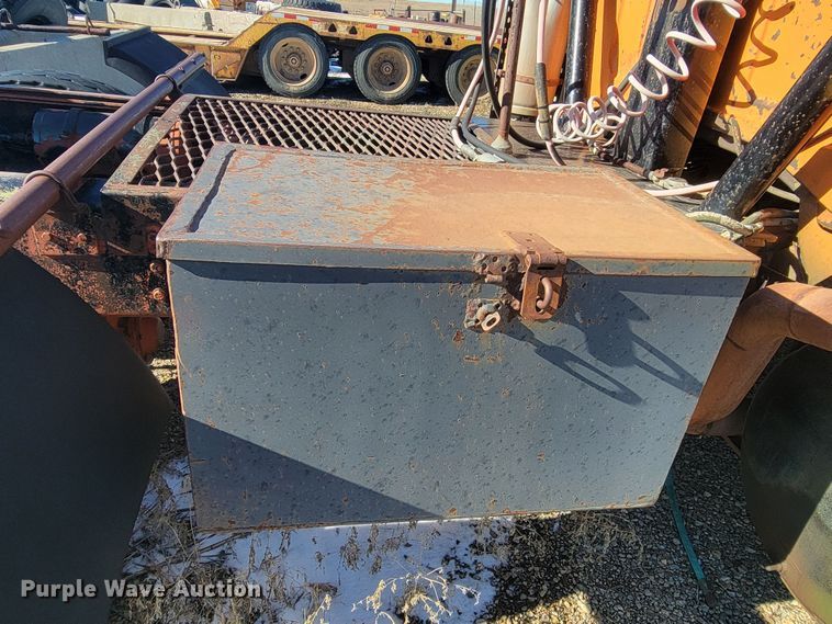 image for item ME9700 1983 GMC 9500  semi truck