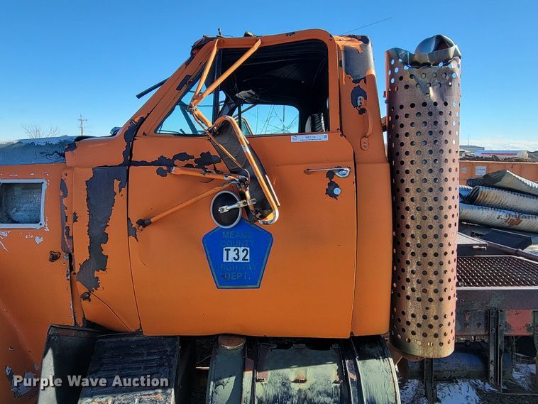 image for item ME9700 1983 GMC 9500  semi truck