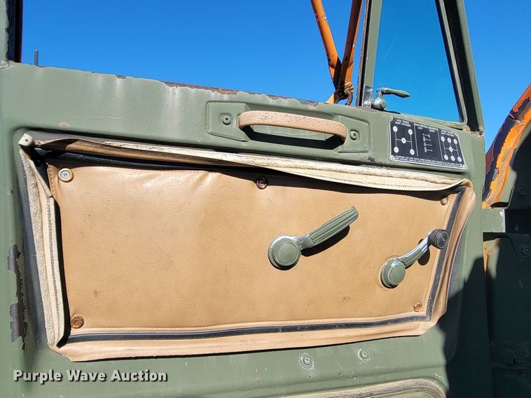 image for item ME9700 1983 GMC 9500  semi truck