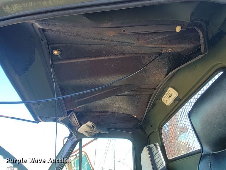 image for item ME9700 1983 GMC 9500  semi truck