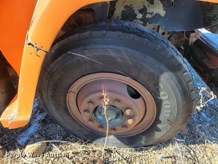 image for item ME9700 1983 GMC 9500  semi truck