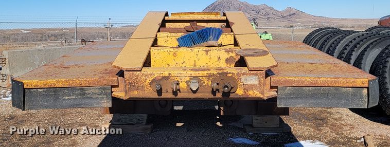 image for item ME9701 1994 Trail King TK-110-HDG  lowboy equipment trailer