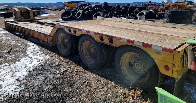 image for item ME9701 1994 Trail King TK-110-HDG  lowboy equipment trailer
