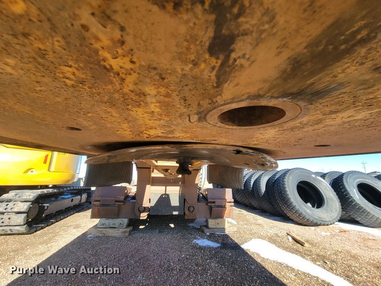 image for item ME9701 1994 Trail King TK-110-HDG  lowboy equipment trailer