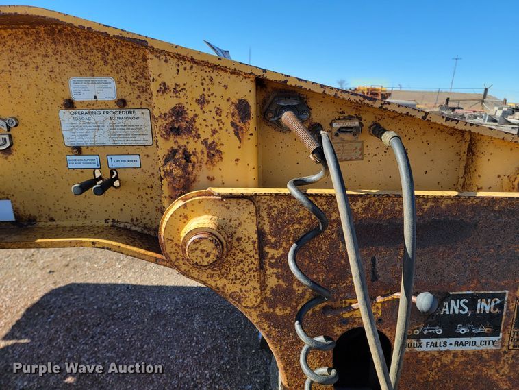 image for item ME9701 1994 Trail King TK-110-HDG  lowboy equipment trailer