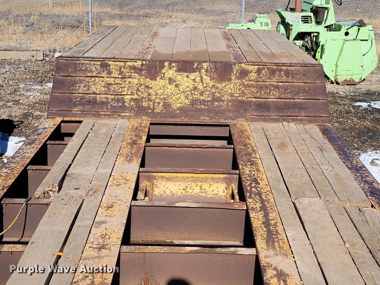 image for item ME9701 1994 Trail King TK-110-HDG  lowboy equipment trailer