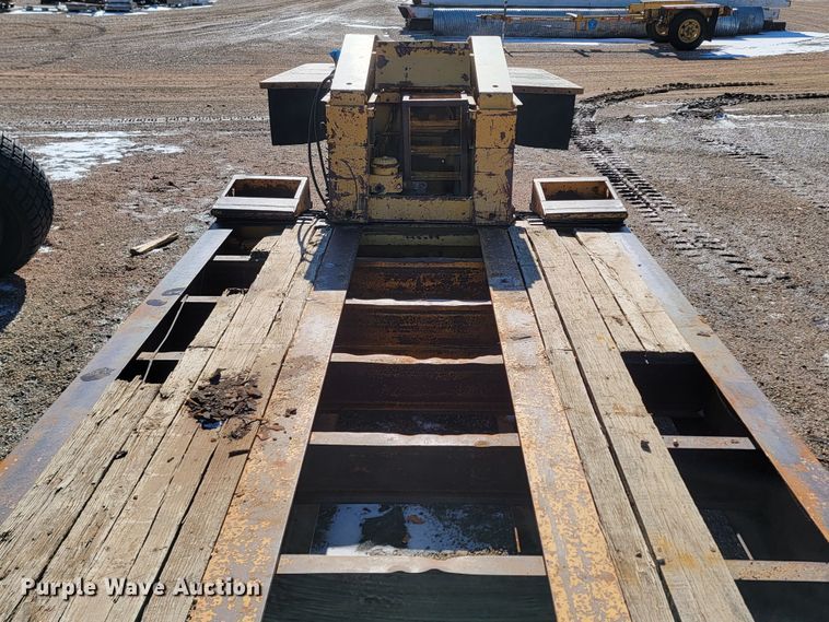 image for item ME9701 1994 Trail King TK-110-HDG  lowboy equipment trailer