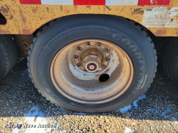 image for item ME9701 1994 Trail King TK-110-HDG  lowboy equipment trailer