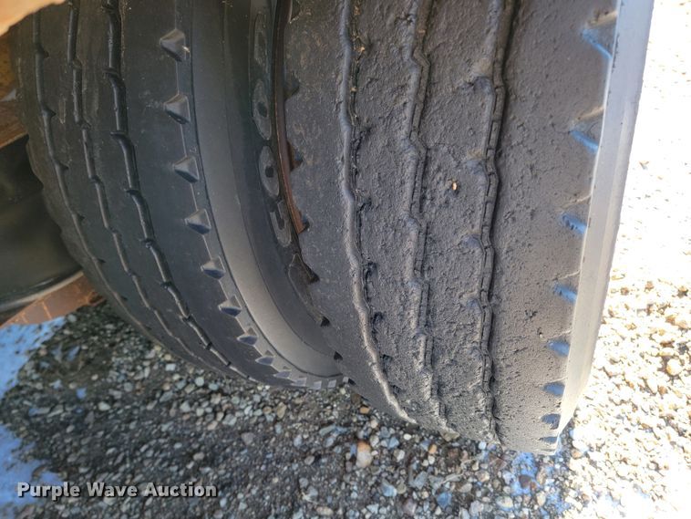 image for item ME9701 1994 Trail King TK-110-HDG  lowboy equipment trailer