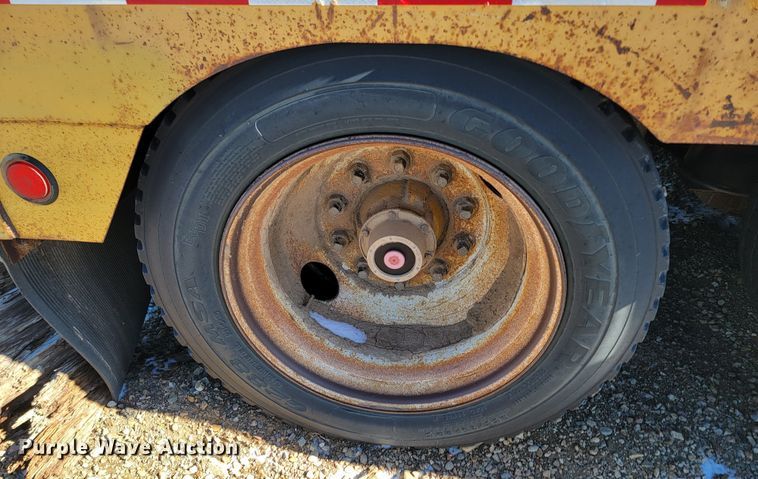 image for item ME9701 1994 Trail King TK-110-HDG  lowboy equipment trailer